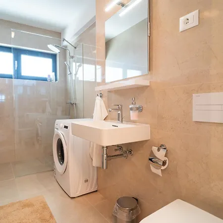 Cosmopolitan By Belmont Realty * Zadar